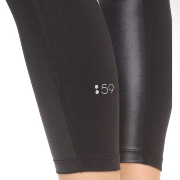 Splits59 Black Highlight Performance Cropped Capri Faux Leather Leggings Size M - Picture 4 of 12